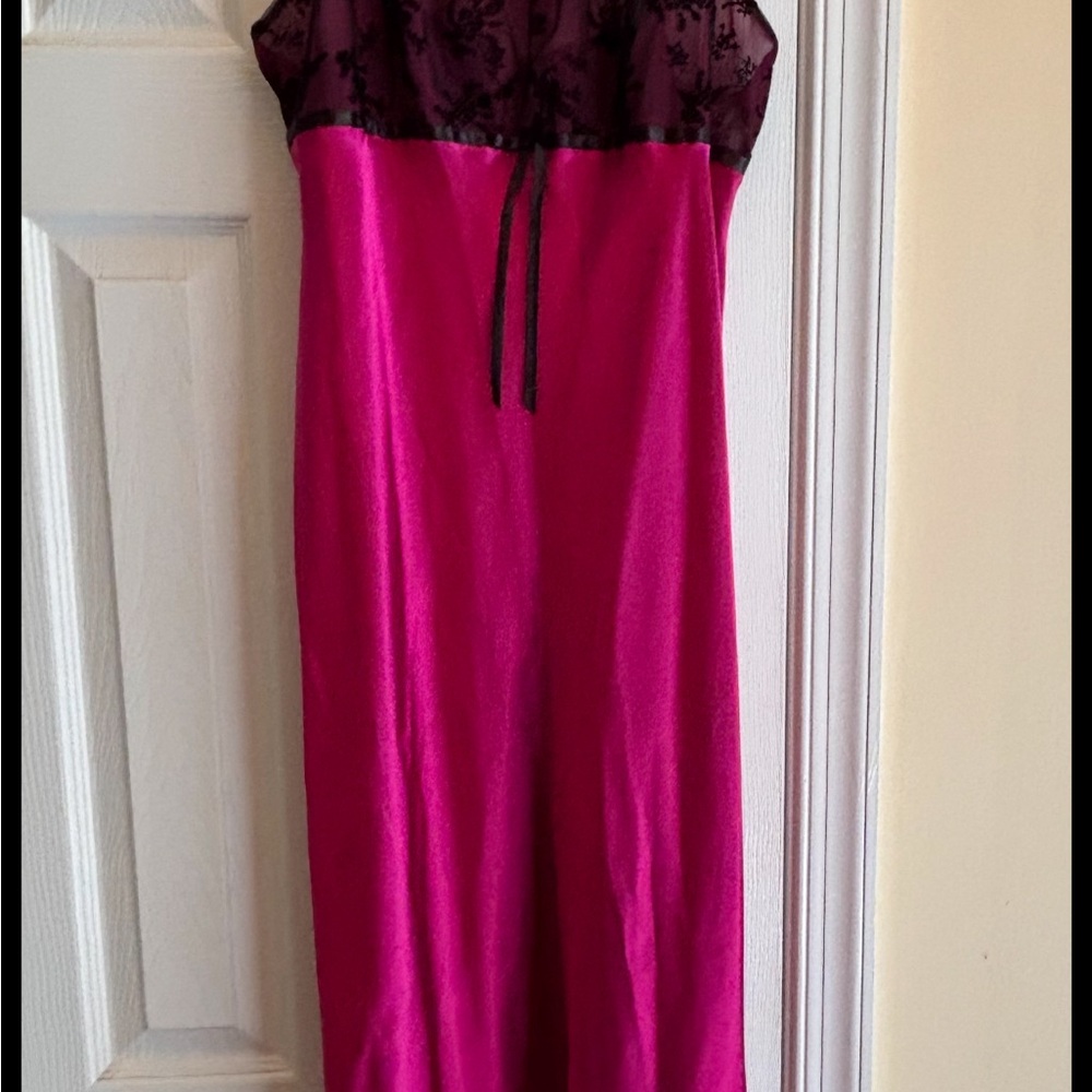 In Bloom Pink and Black Nightgown